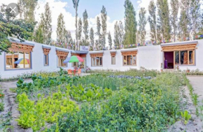 Losar guest house